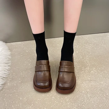 Женские туфли на каблуках в британском стиле, новинка 2023 года, повседневные лоферы на толстой подошве в стиле колледжа, модная обувь из черной кожи для девочек 1