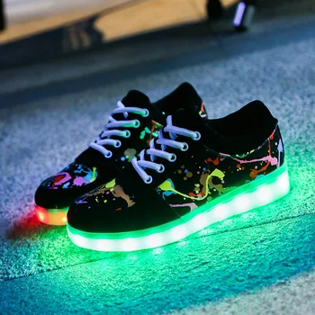 Новая обувь для взрослых и детей со светодиодной подсветкой, Модная искусственная кожа, 7 Красочных мужских и женских кроссовок, USB-зарядка, Светящиеся Размеры 35-45 1