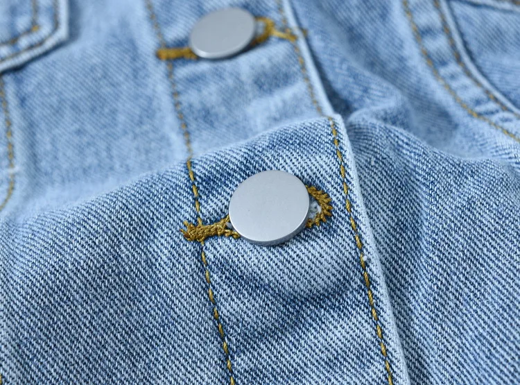 Весенне-осенняя женская синяя джинсовая куртка Корейская мода, свободное Женское джинсовое пальто на пуговицах с длинным рукавом Изображение 3